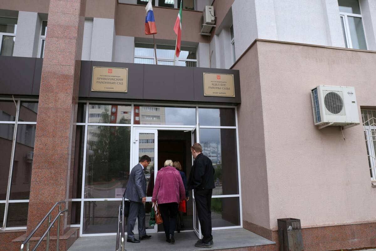 «Жертв обвиняли в пособничестве Украине и выманивали их сбережения»: в Казани судят очередных курьеров мошенников