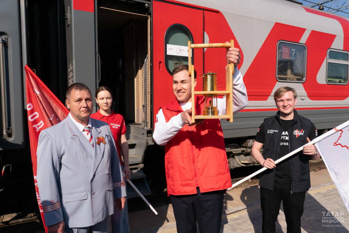 В Казань привезли частичку Вечного огня с могилы неизвестного солдата в Москве