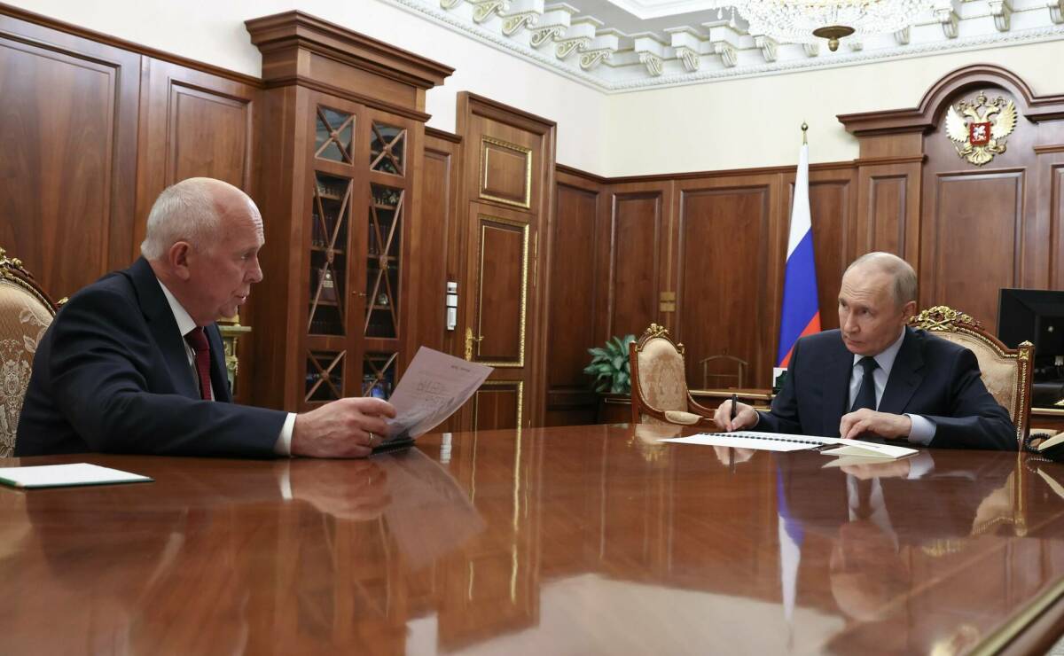 Чемезов рассказал Путину об успешном импортозамещении двигателя Ми-34
