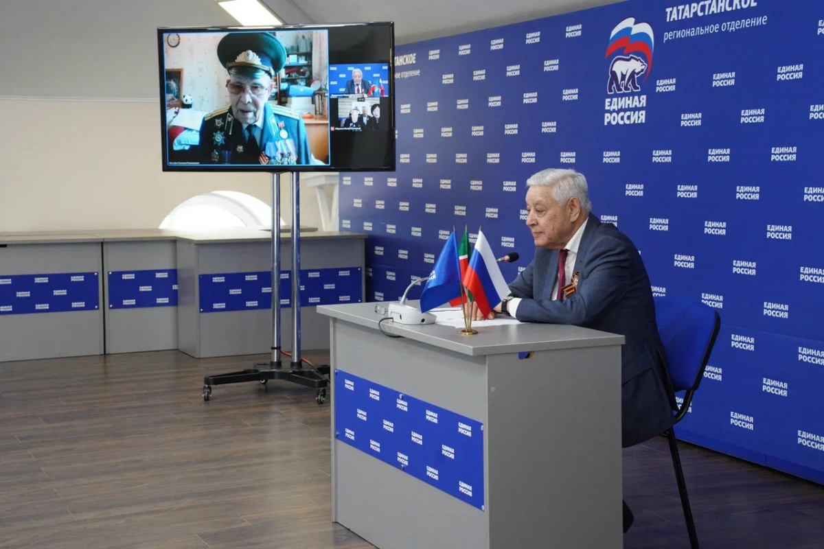Мухаметшин поздравил ветеранов войны с Днем Победы в рамках акции «Звонок ветерану»