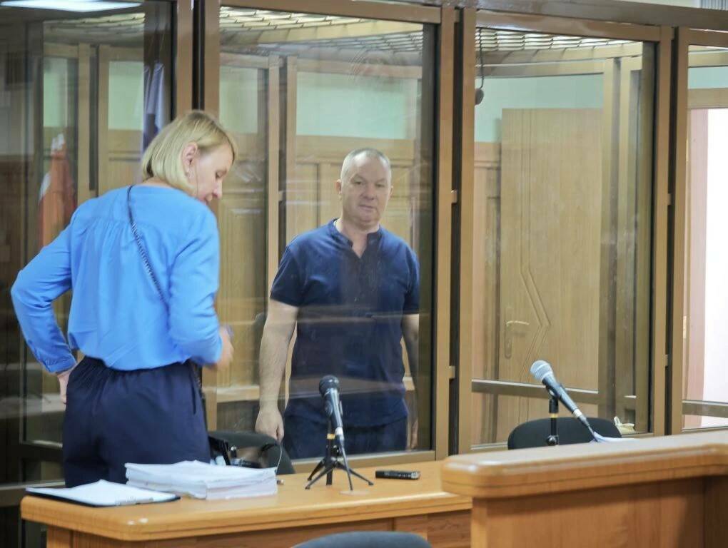 «У него нет на теле татуировок»: суд выслушал жену вора в законе Ромы Сыча