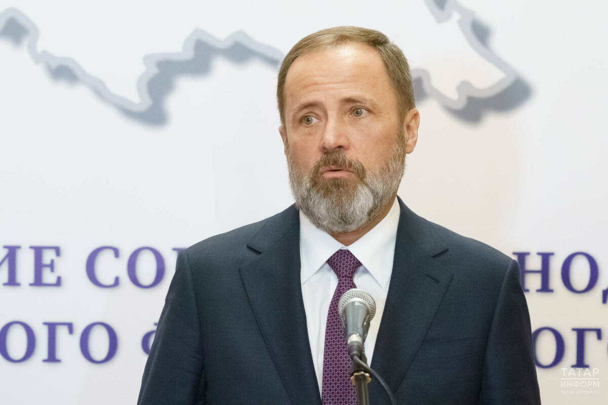 Игорь Комаров поздравил жителей Приволжья с Днём России