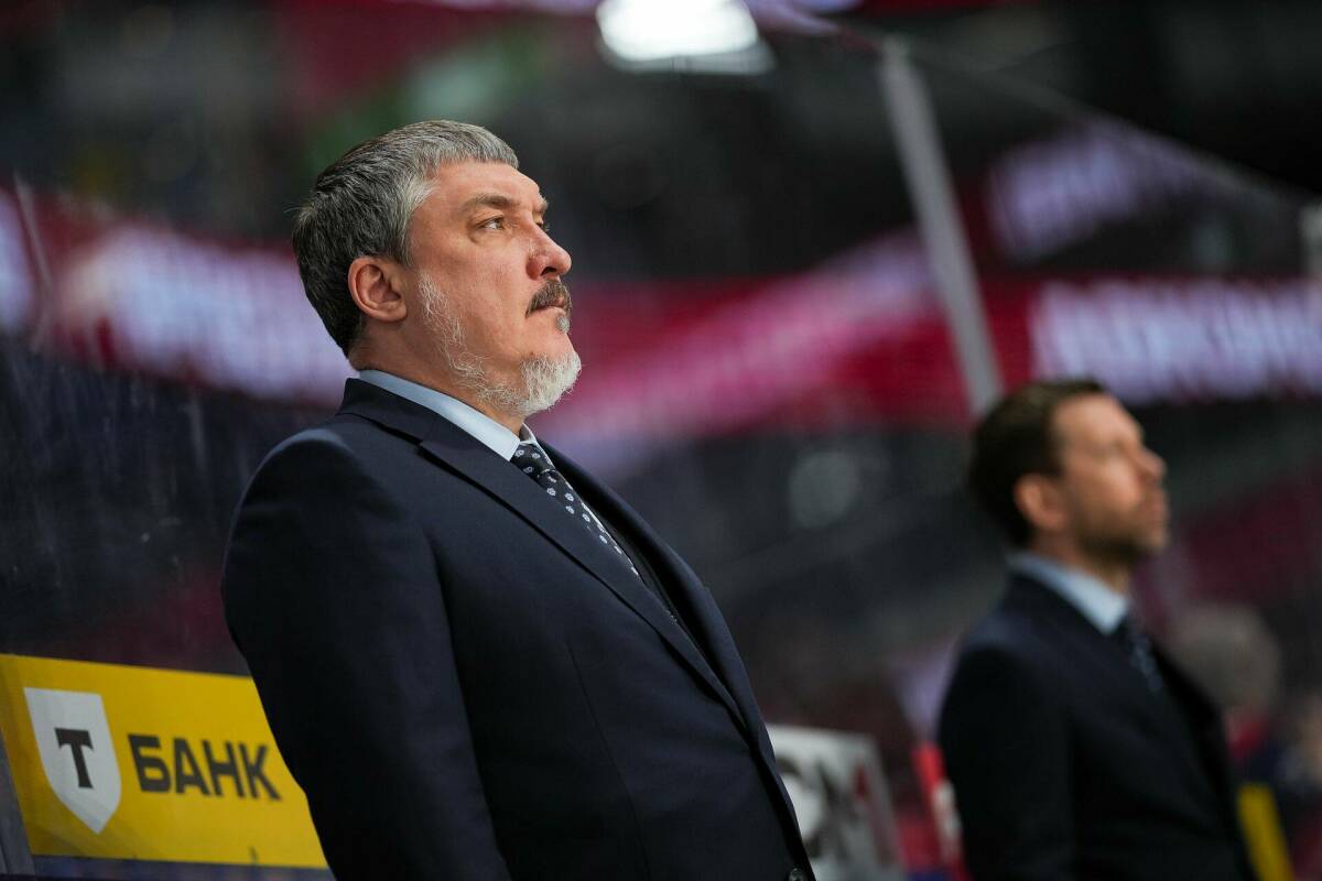 Анвар Гатиятулин продлил контракт с «Ак Барсом» до конца сезона-2027/28. Как наставник казанцев преодолевал трудности, строил коллектив с нуля и чуть не добрался до главного трофея КХЛ - в материале «ТИ-Спорта».