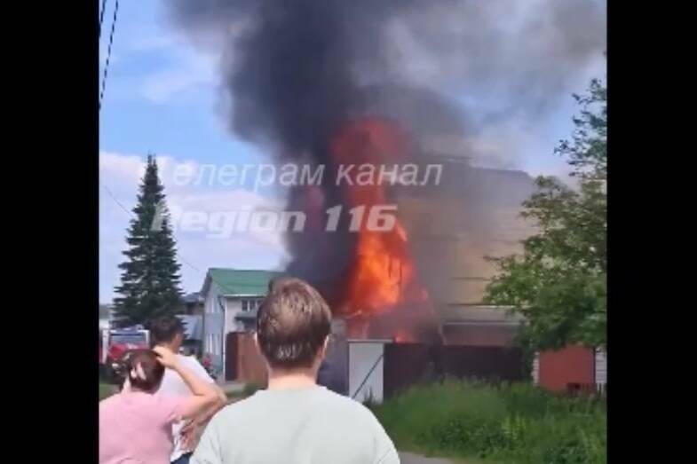 Пожар в частном доме и в бане: в Казани с ожогами госпитализировали женщину