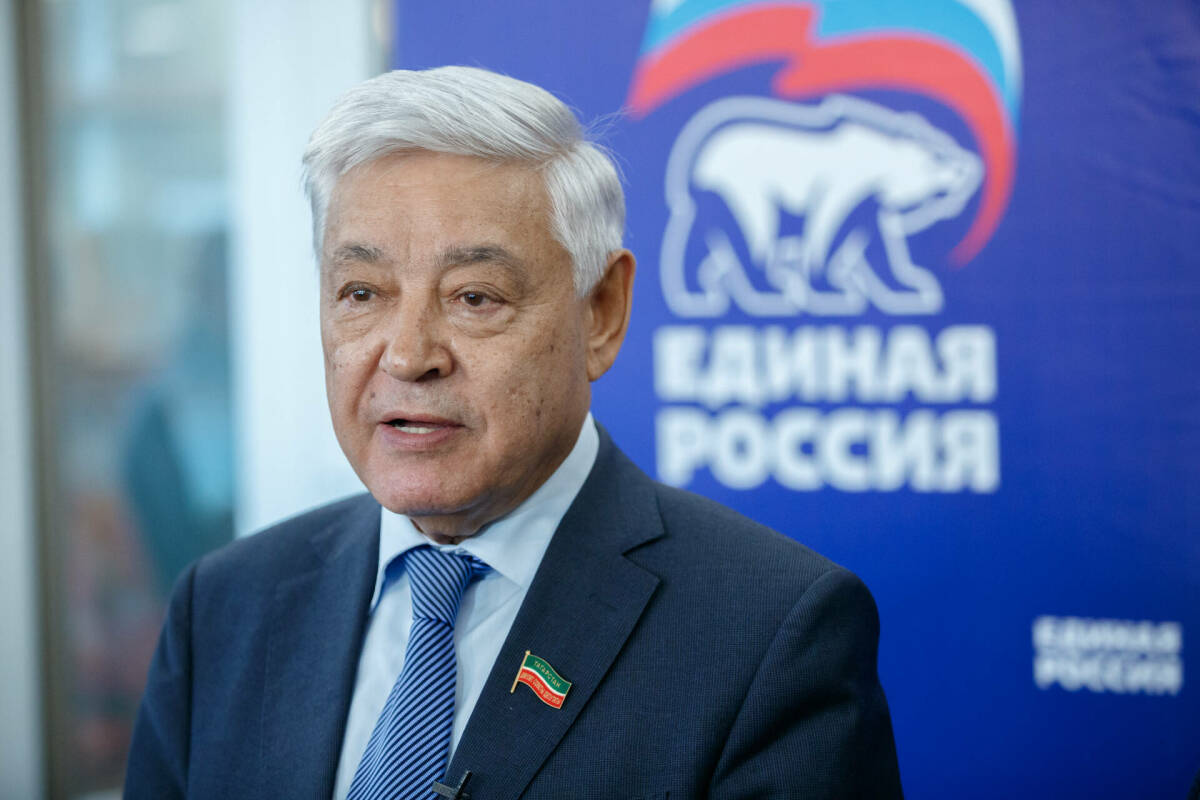 Почетный Председатель Госсовета РТ, Секретарь Татарстанского регионального отделения партии «Единая Россия» Фарид Мухаметшин дал интервью порталу «Четверть века служения Татарстану» в честь 25-летнего юбилея партии «Единая Россия». «Татар-информ» приводит беседу полностью.
