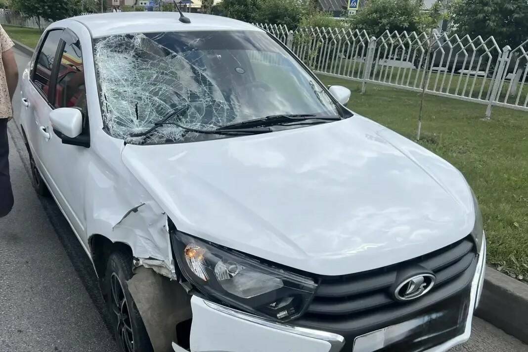 Женщина погибла под колесами легковушки в Челнах
