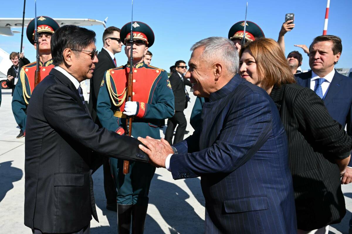 Минниханов встретил в аэропорту Казани Президента Филиппин