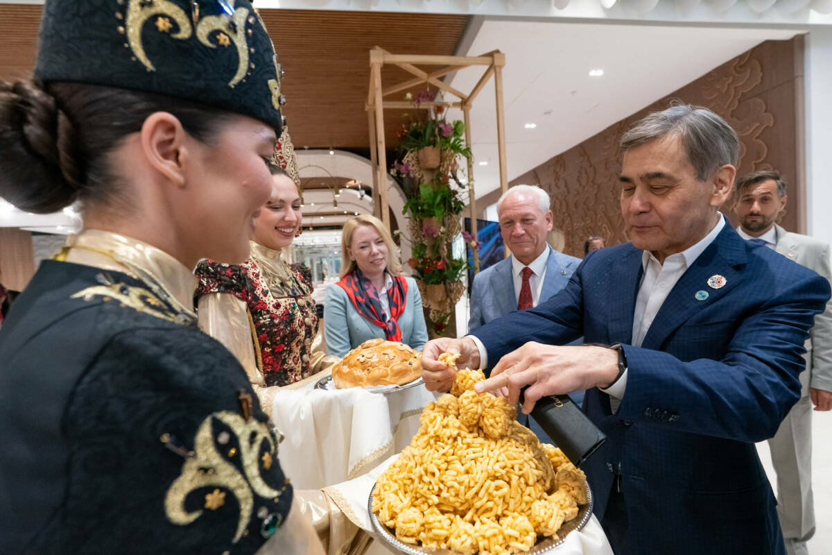 Генеральный секретарь ШОС посетил выставку достижений «Сделано в Татарстане»