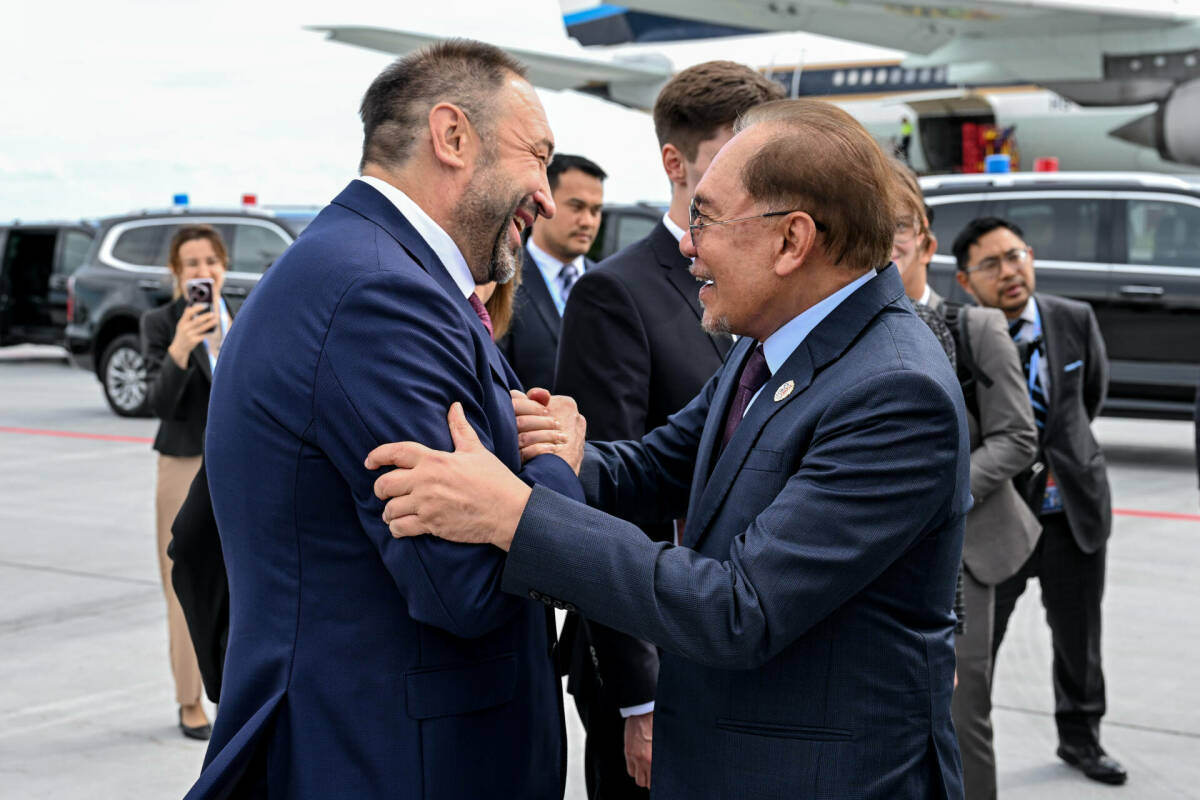 Песошин проводил покидающих Казань Премьера Малайзии и султана Брунея