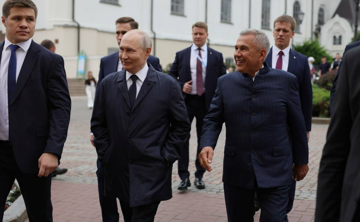 Путин поблагодарил Минниханова за организацию саммита Россия – АСЕАН