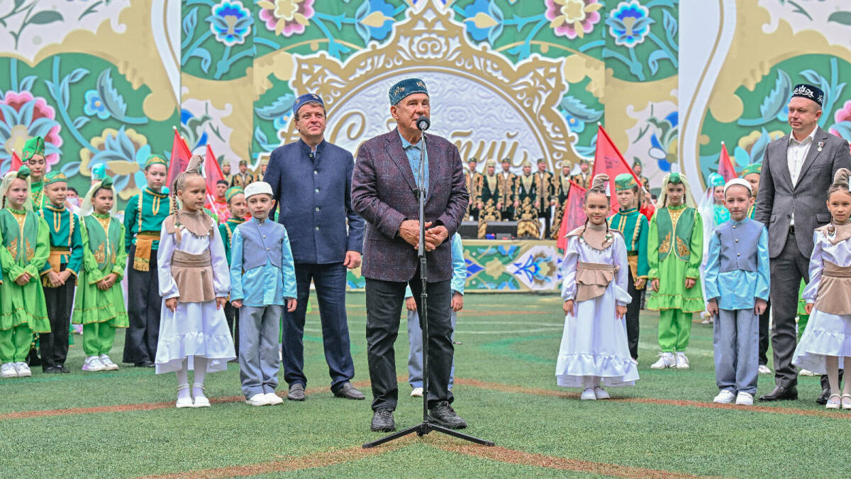 Минниханов на Сабантуе в Мирном: «Мы гордимся нашими результатами и радуемся им»