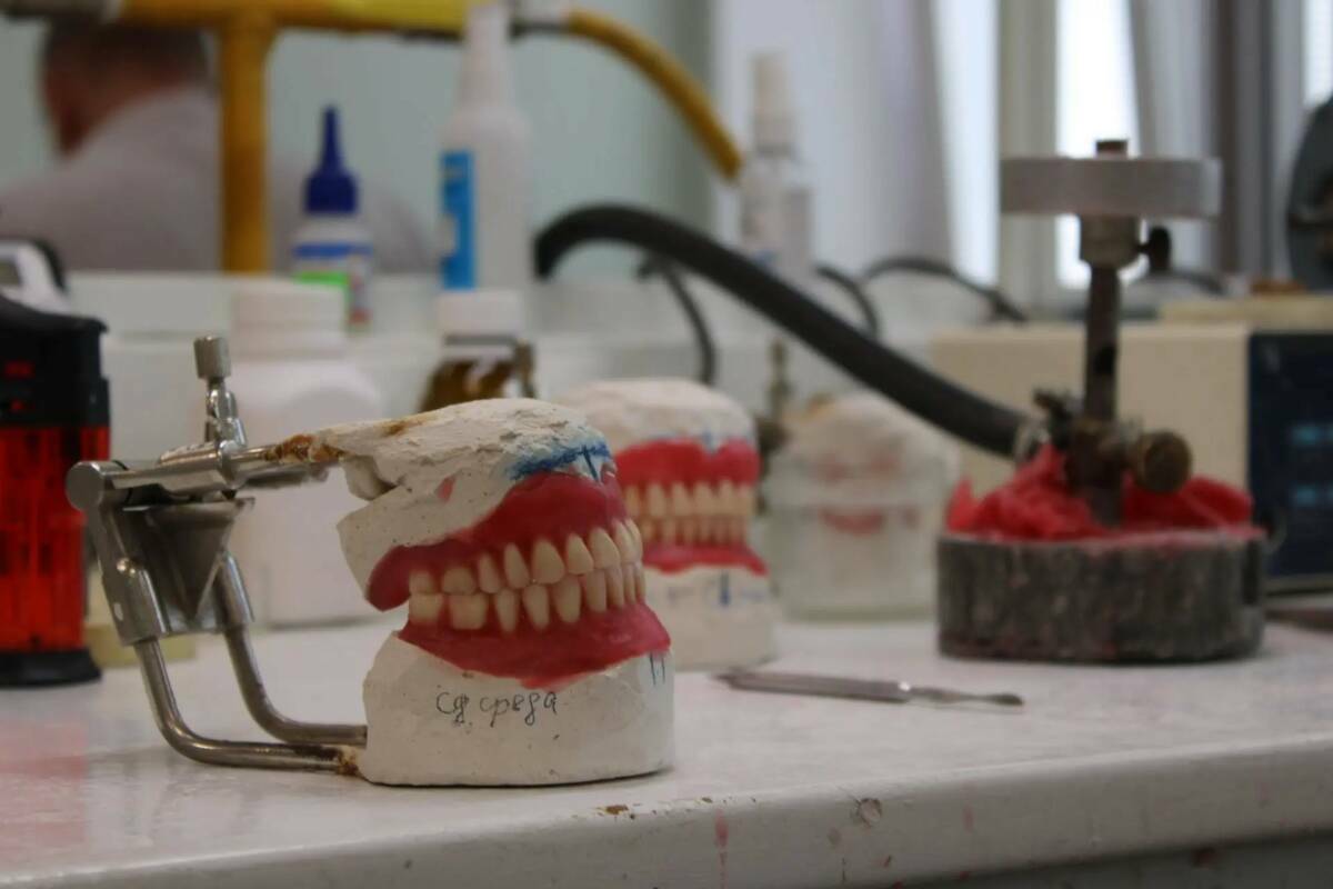 В Заинске стартовала программа зубопротезирования для ветеранов СВО