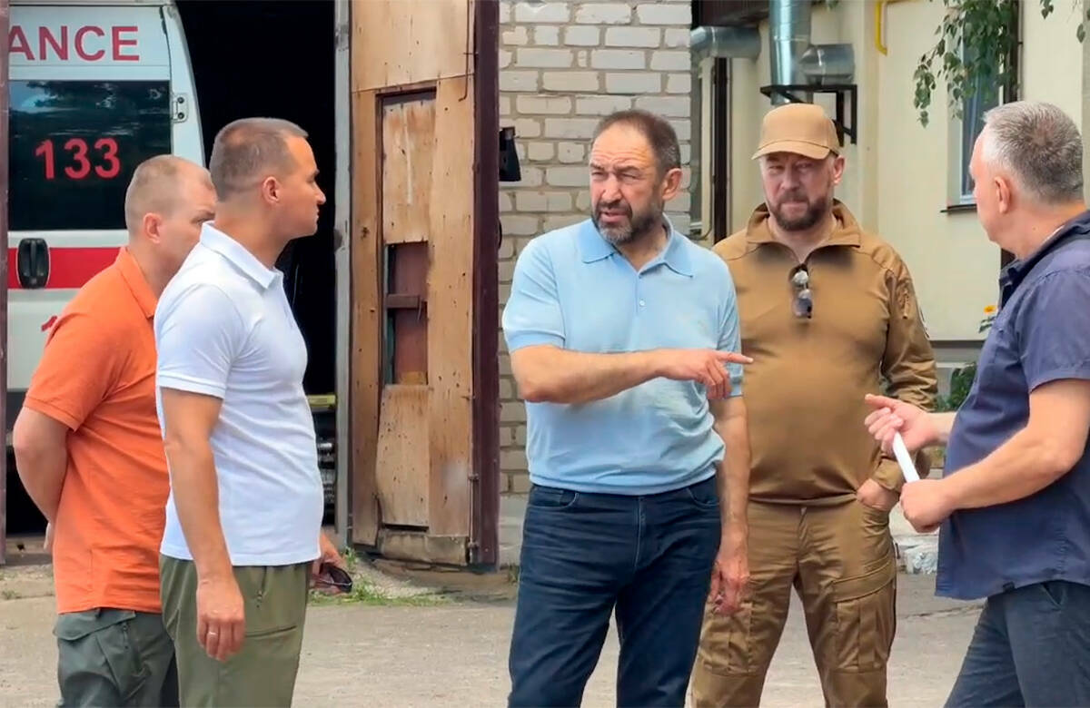 По поручению Минниханова Песошин и Сафаров посетили подшефные города ЛНР