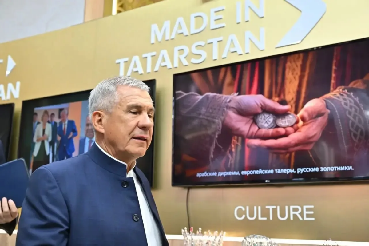 Раис Татарстана на ПМЭФ обсудил с главой Красноярского края сотрудничество регионов