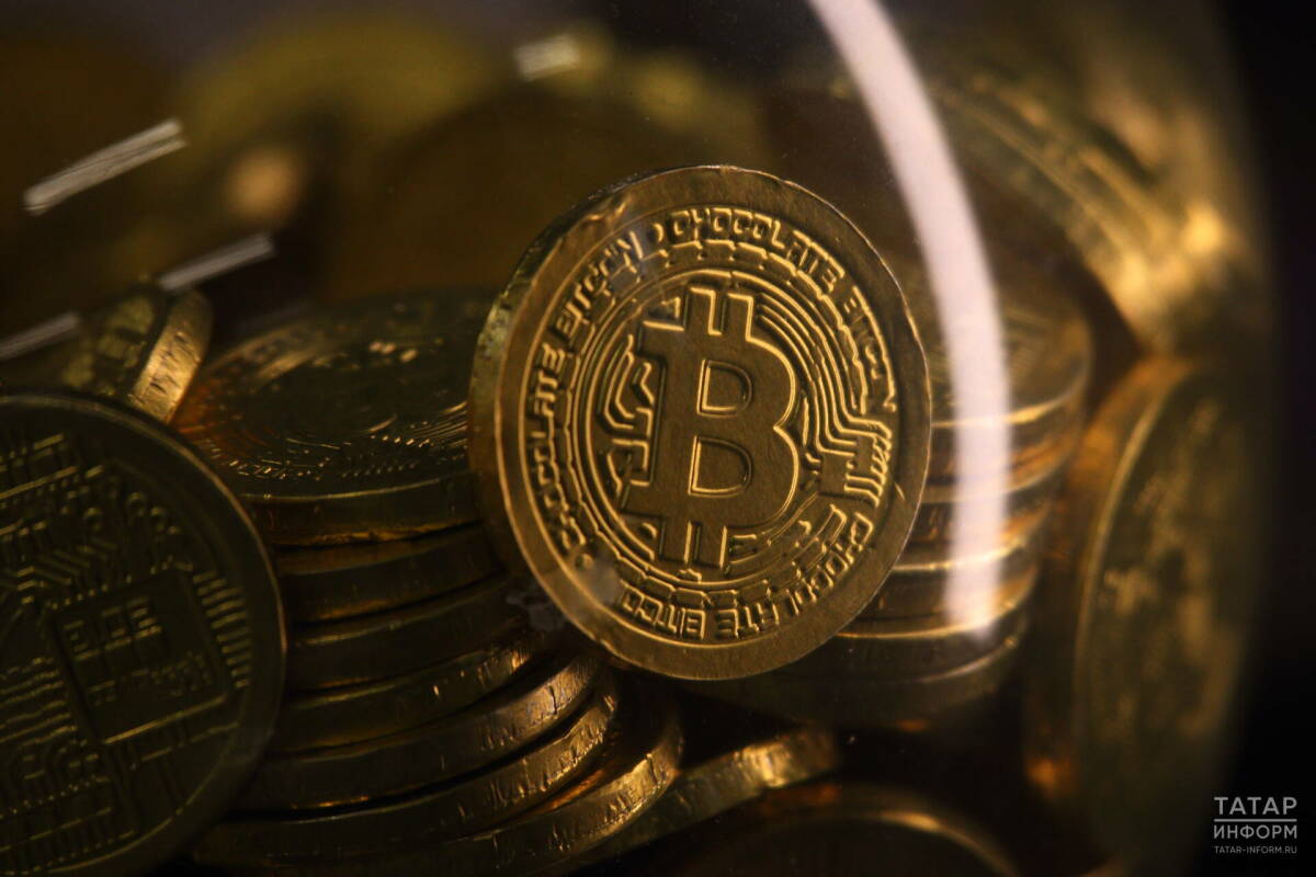 Стоимость биткоина впервые с октября 2024 года упала ниже 60 тысяч долларов