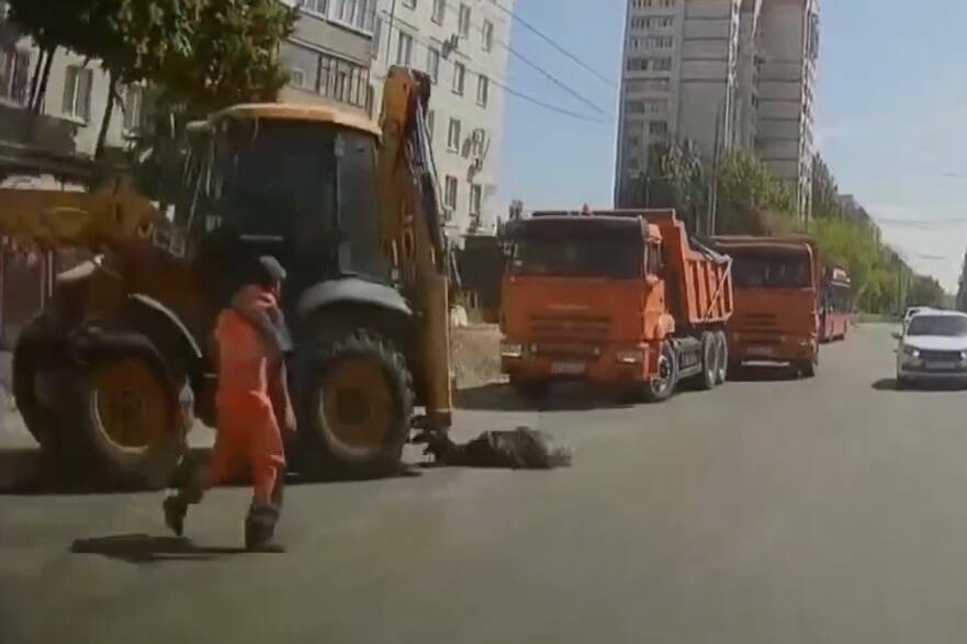 Смертельный наезд трактора на женщину в Казани попал на видео