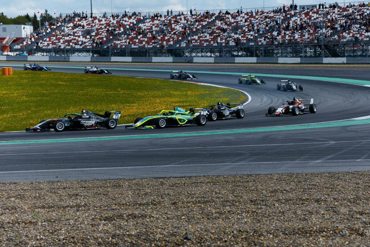 Казань примет второй этап чемпионата России по автогонкам SMP Formula 4