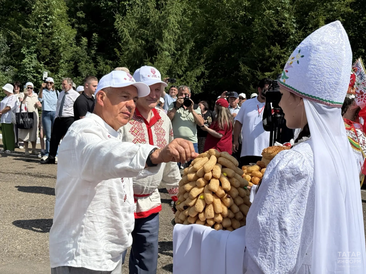 Минниханов посетил республиканский праздник чувашской культуры «Уяв»