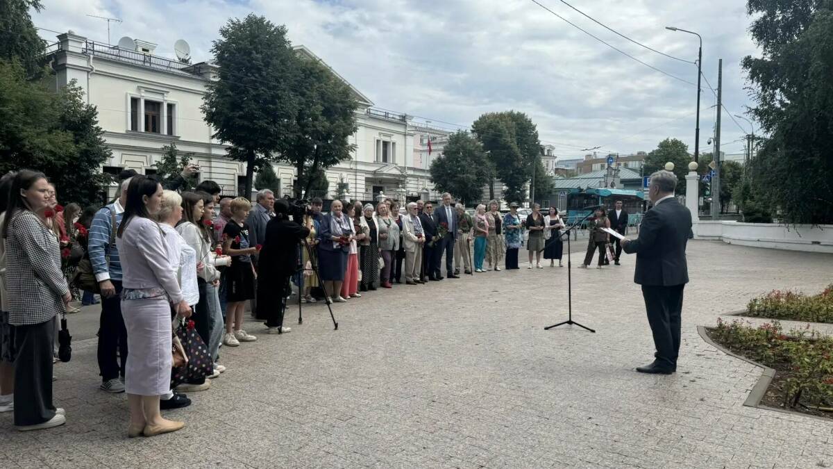 В Казани почтили память Гавриила Державина в день его 283-летия