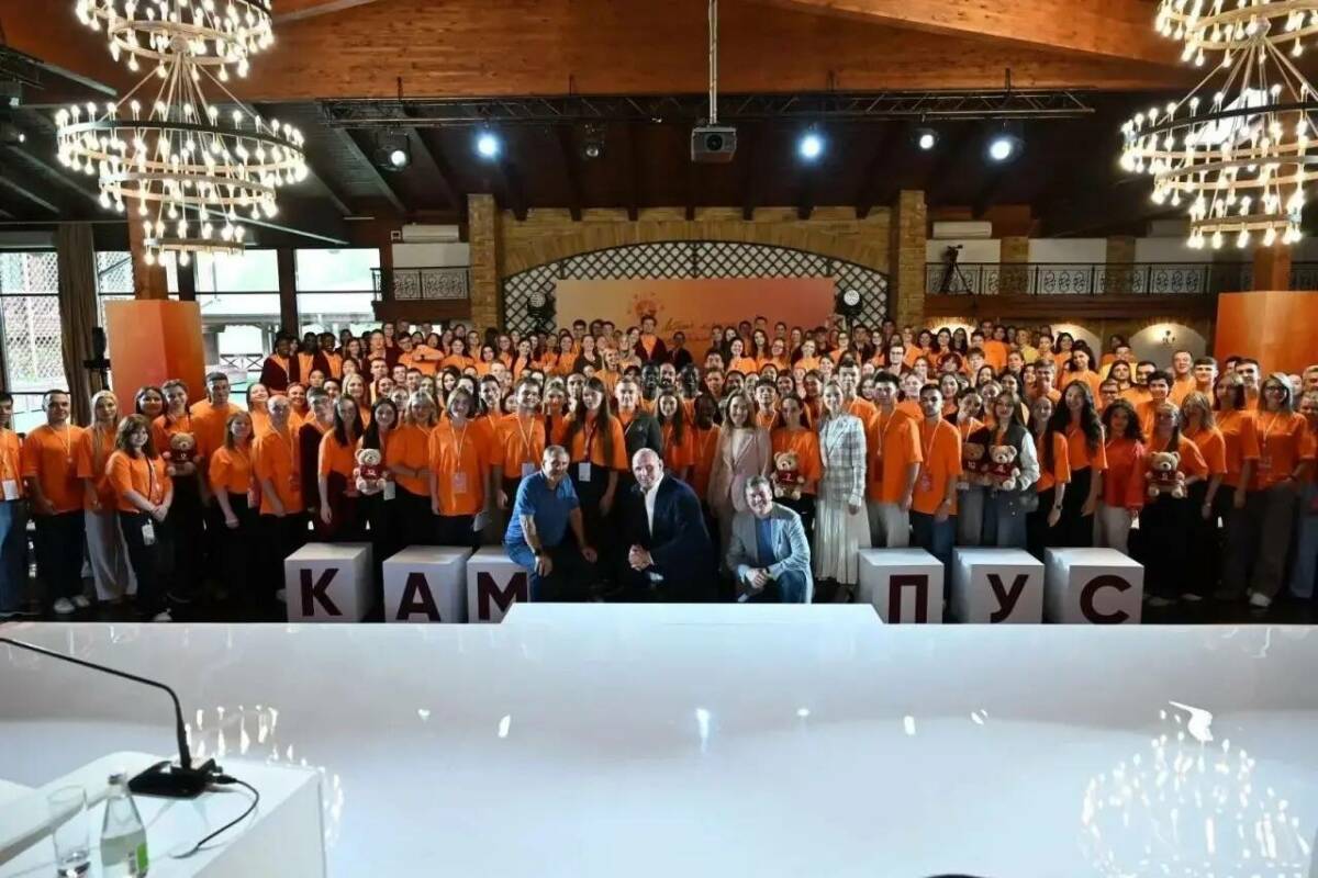 Рустам Минниханов провел встречу с участниками Летнего кампуса РАНХиГС