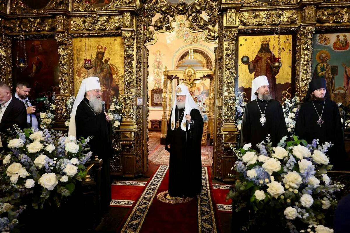 Патриарх Кирилл посетил Петропавловский собор Казани