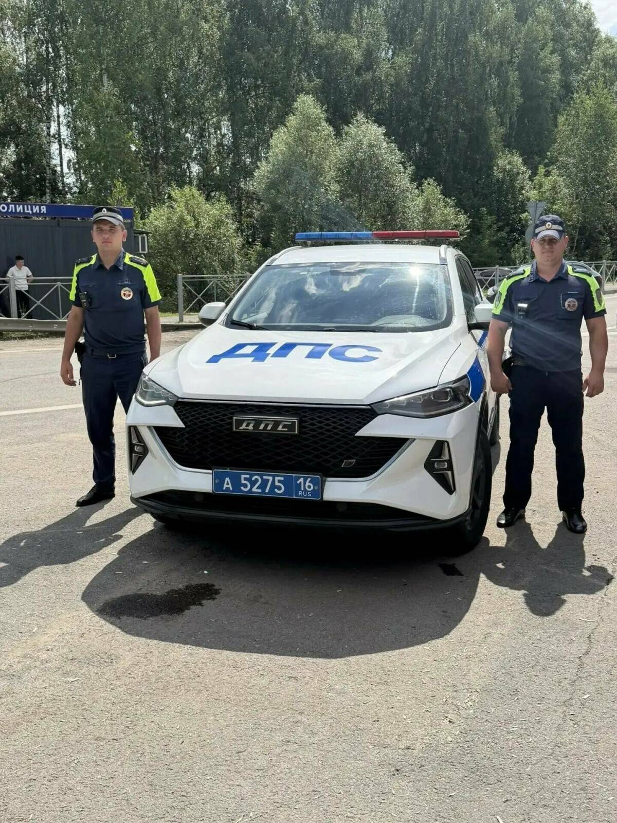Сотрудники ГИБДД Татарстана сопроводили автомобиль с ребенком до больницы
