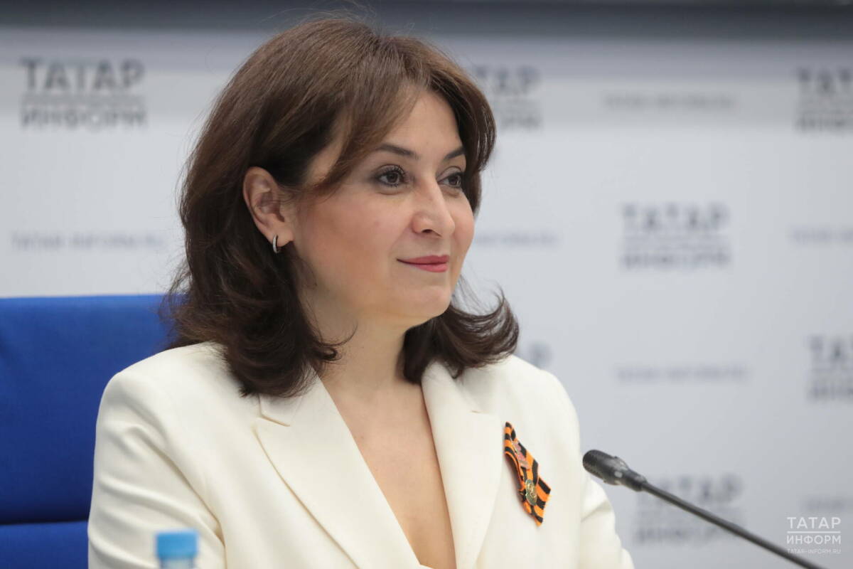 Лейла Фазлеева поздравила жителей Татарстана с Днем семьи, любви и верности