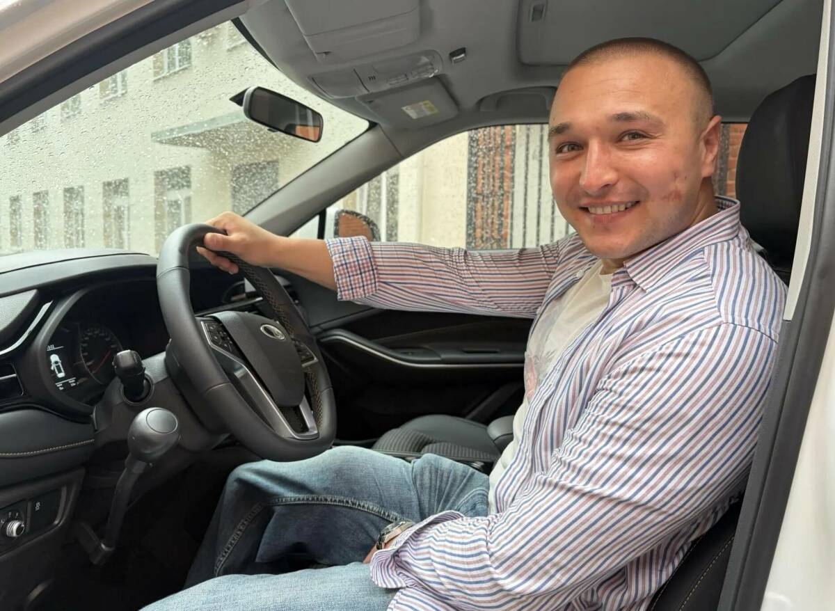Ветеран СВО из Альметьевска получил автомобиль с ручным управлением