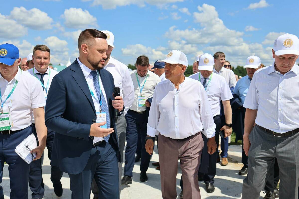 Инновационные разработки в области минерального питания растений показала сеть дистрибуции минеральных удобрений «ФосАгро-Регион» (группа «ФосАгро») на международной выставке. Компания наращивает поставки удобрений аграриям Поволжья и внедряет комплексный подход к повышению урожайности. Подробности – в нашем материале.