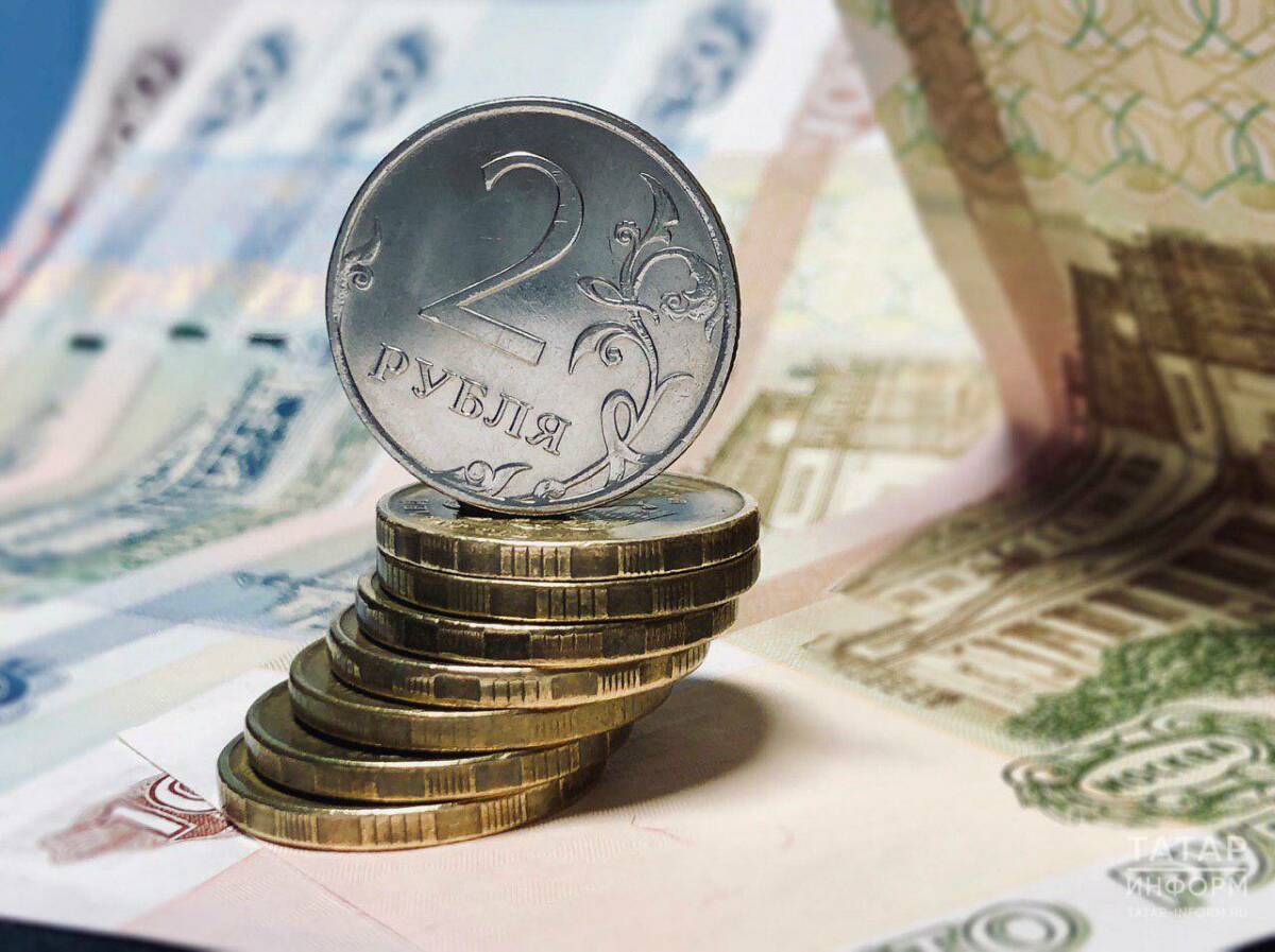Доллар достиг максимума за 4,5 месяца: эксперты объяснили ослабление рубля