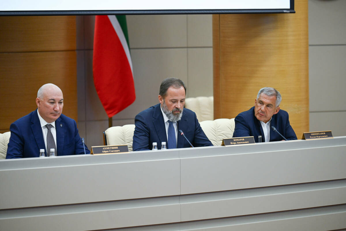 Минниханов представил Кабмину нового главного федерального инспектора по РТ