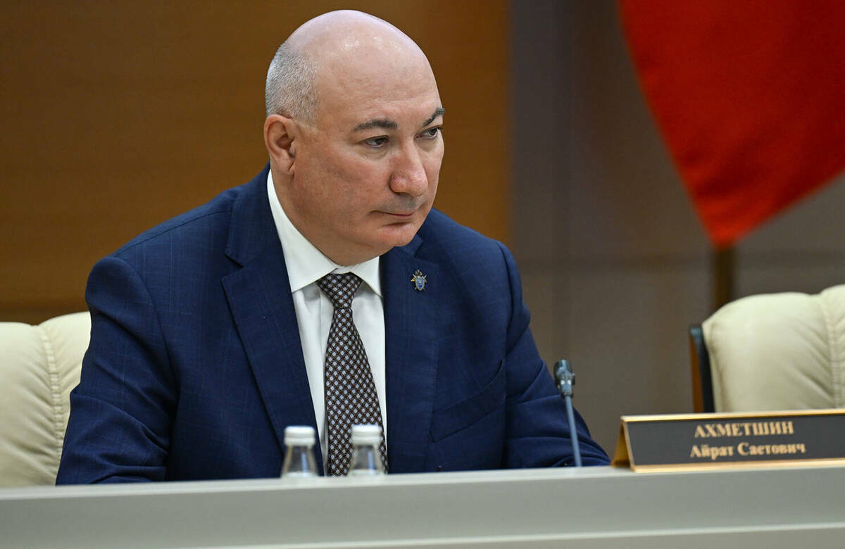 Раис Татарстана Рустам Минниханов и полпред Президента России в ПФО Игорь Комаров представили руководителям министерств и ведомств РТ нового главного федерального инспектора по республике Айрата Ахметшина. Рассказываем, что его связывает с регионом, где он трудился раньше и какие задачи перед ним стоят.
