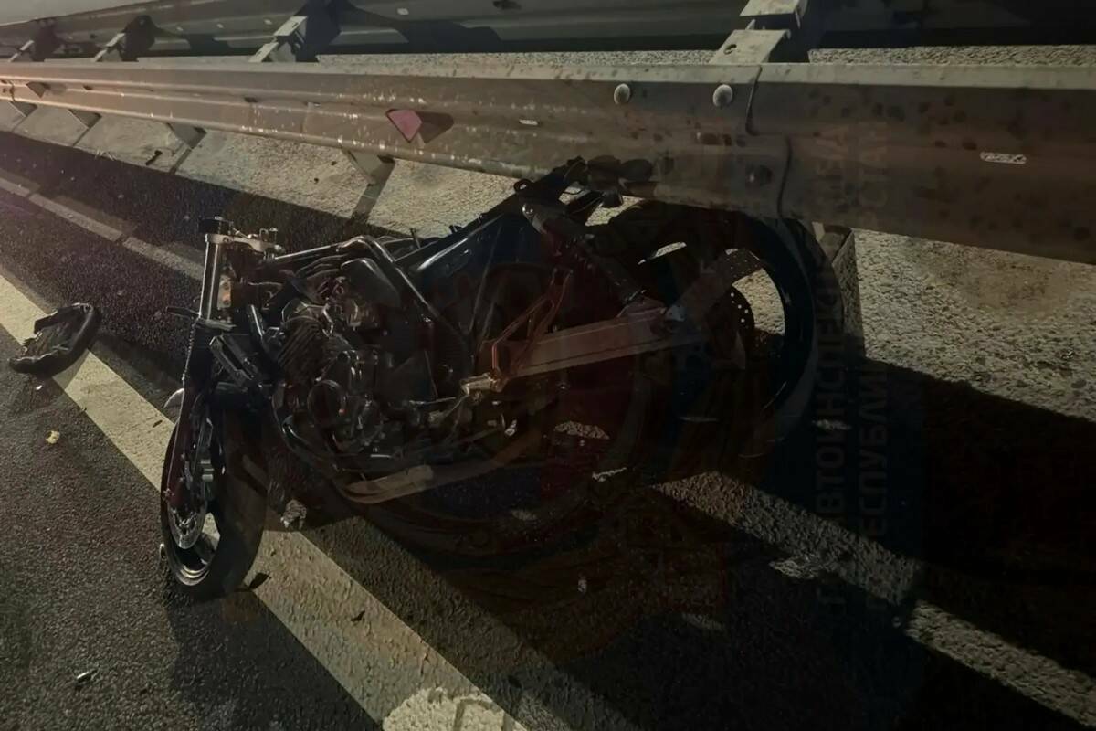 Мотоциклист на Honda влетел в авто на трассе в Татарстане и погиб