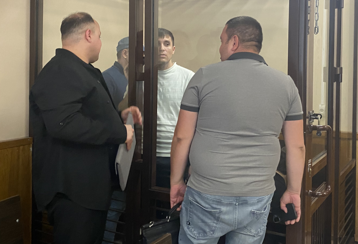 Накануне в Вахитовском районном суде Казани состоялись прения по делу финансовой пирамиды FrendeX, от действий которой, по версии следствия, пострадали более 300 человек на сумму 135 млн рублей. Пятеро предполагаемых руководителей FrendeX с этим по-прежнему не согласны и свою вину не признают. Подробности – в репортаже «Татар-информа».