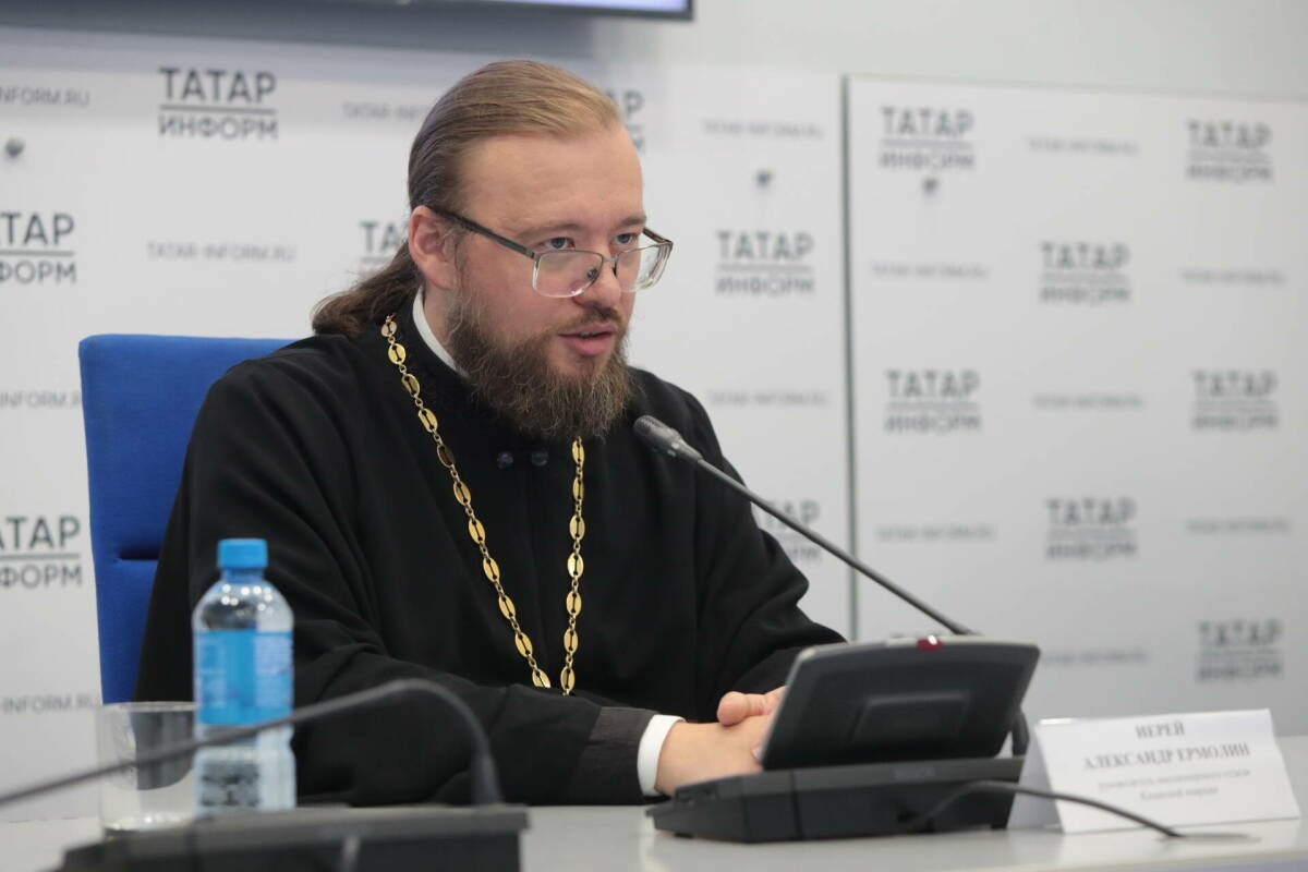 Казанский батюшка рассказал, почему нельзя ругаться в очереди к мощам