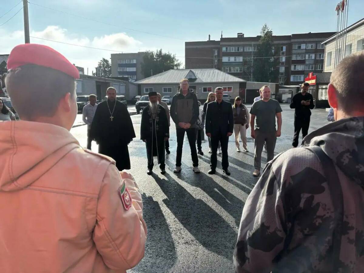 Двое жителей Бугульминского района отправились на службу по контракту