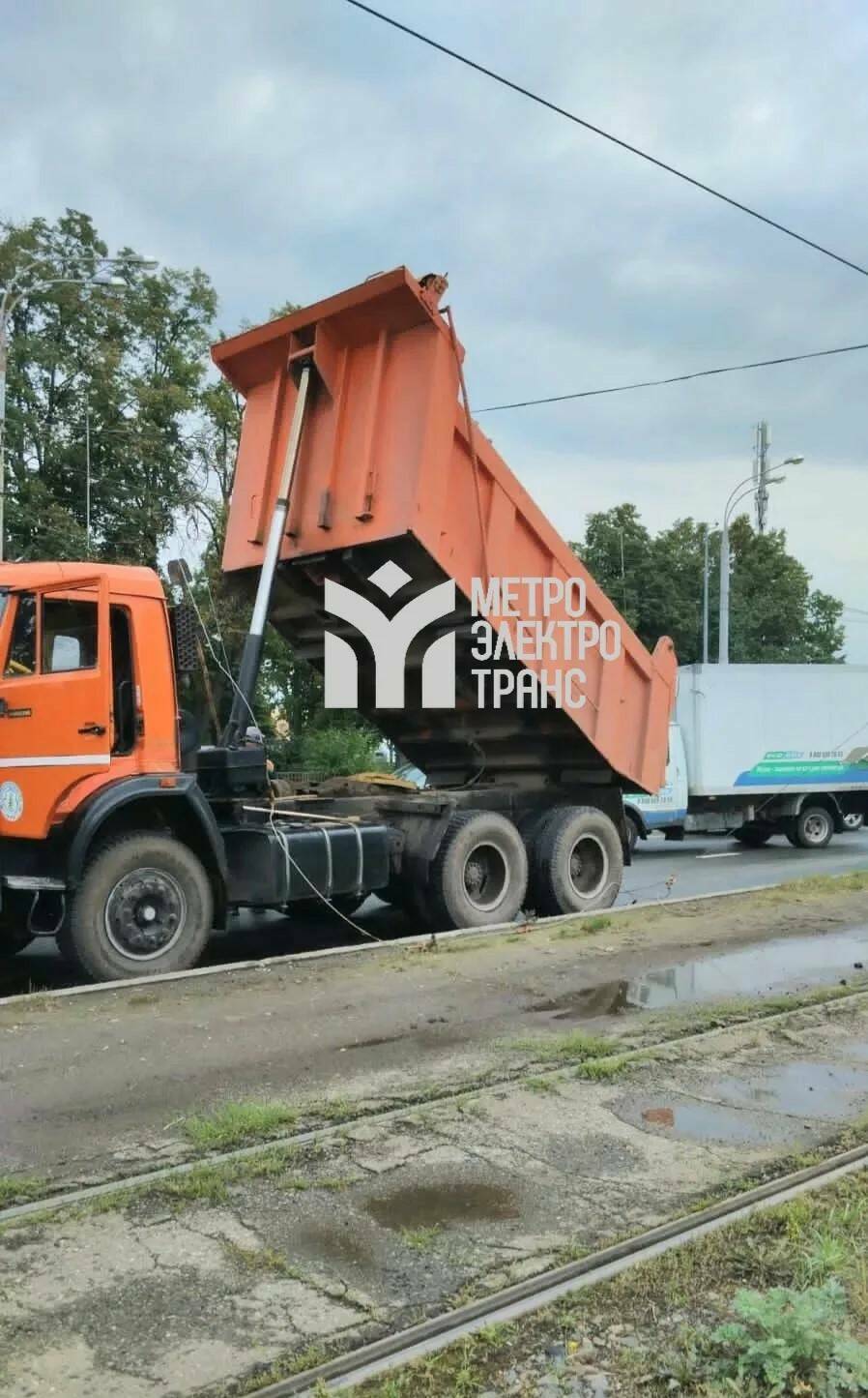 В Казани из-за КАМАЗа, оборвавшего провода, встали трамваи и троллейбусы