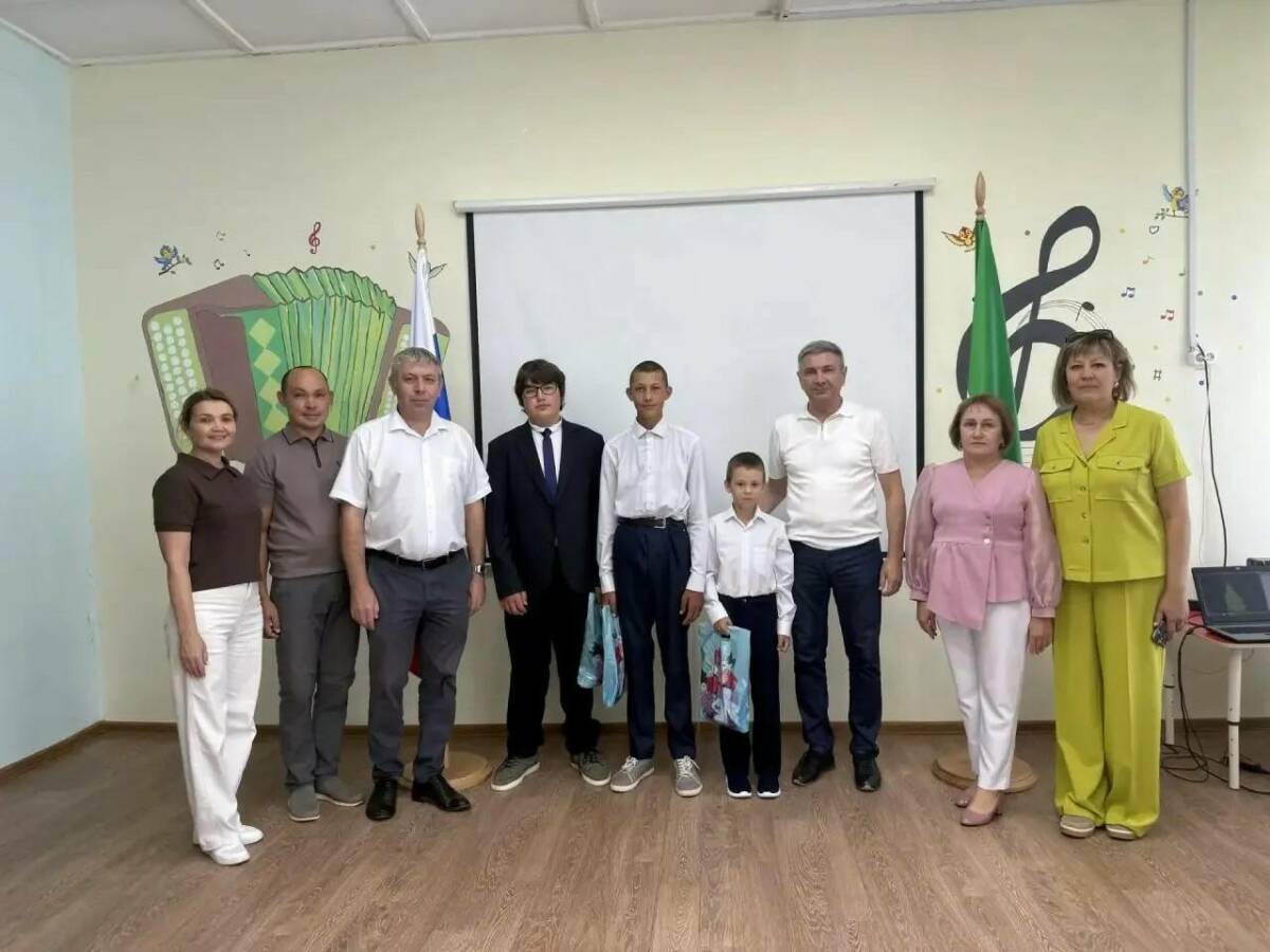 В Актанышском районе сыну участника СВО помогли подготовиться к школе