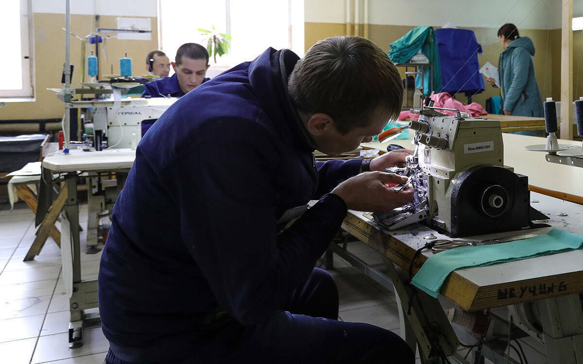 «Мы буквально ведем их за руку»: как в Татарстане помогают бывшим осужденным