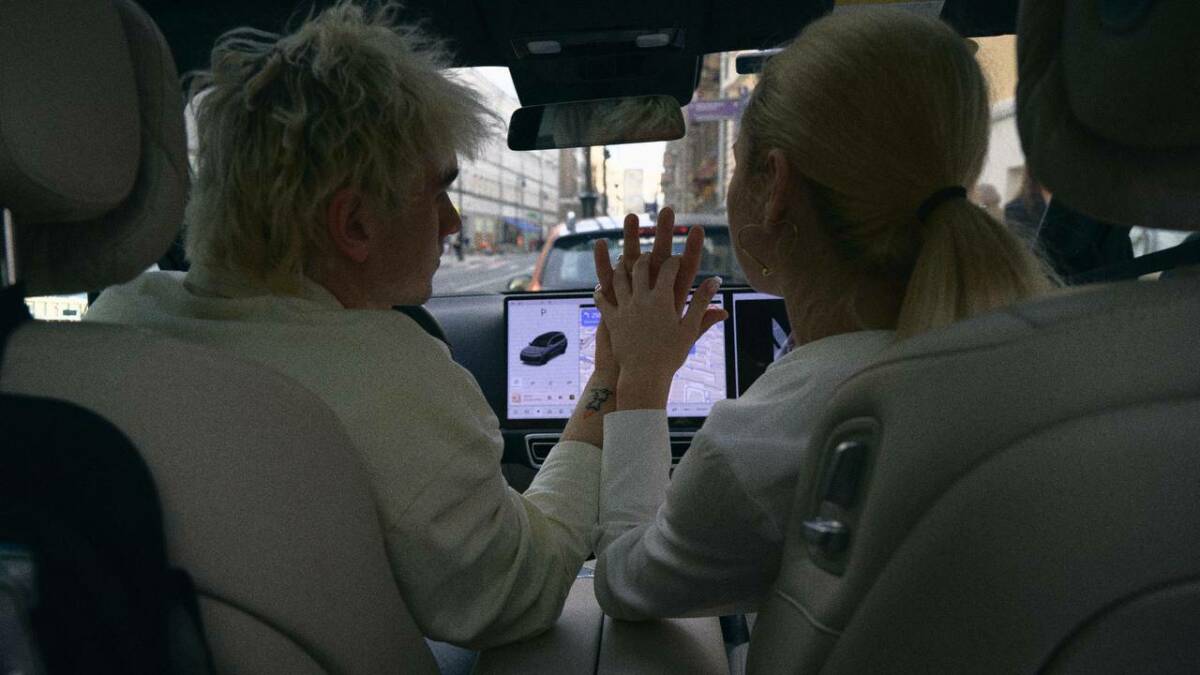 Трусова показала романтику в машине: «Такое не показывают в фильмах»