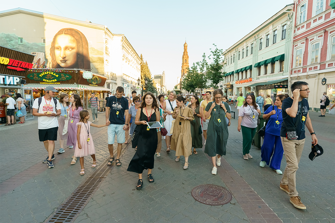 Казань входит в число наиболее популярных у туристов направлений в августе. Эксперты отмечают, что город привлекает гостей разнообразными форматами, развитой инфраструктурой и гастрономией.
