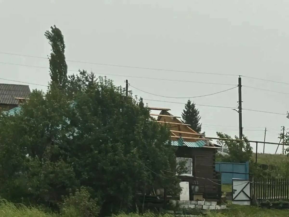 В Бугульминском районе РТ ураган разрушил жилые дома