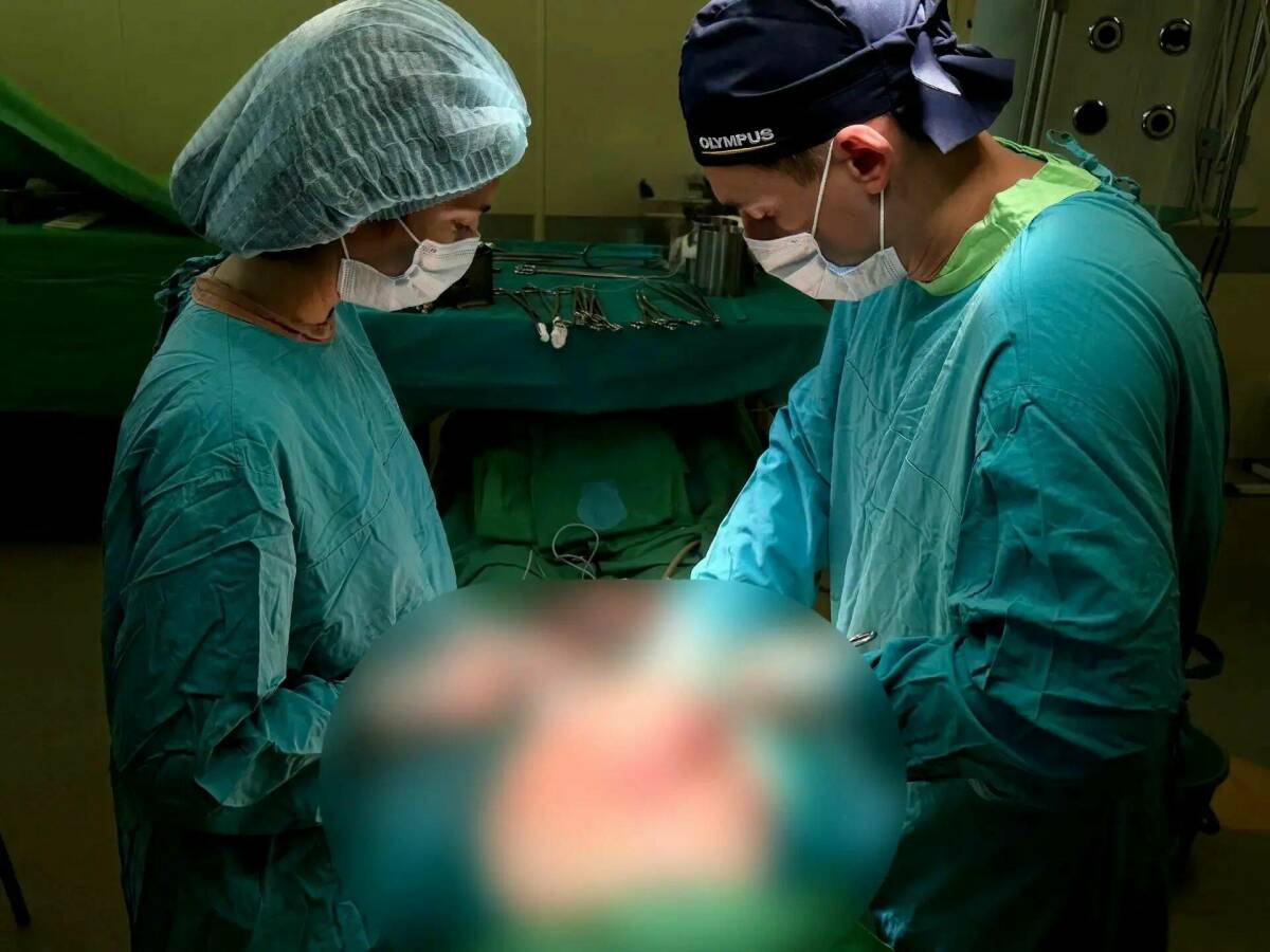 Врачи РКОД откачали 16 литров жидкости, удаляя у жительницы РТ опухоль в 4,5 кг