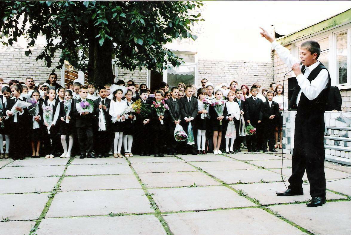 «Хулиган с последней парты»: Элвин Грей поделился своими школьными фотографиями