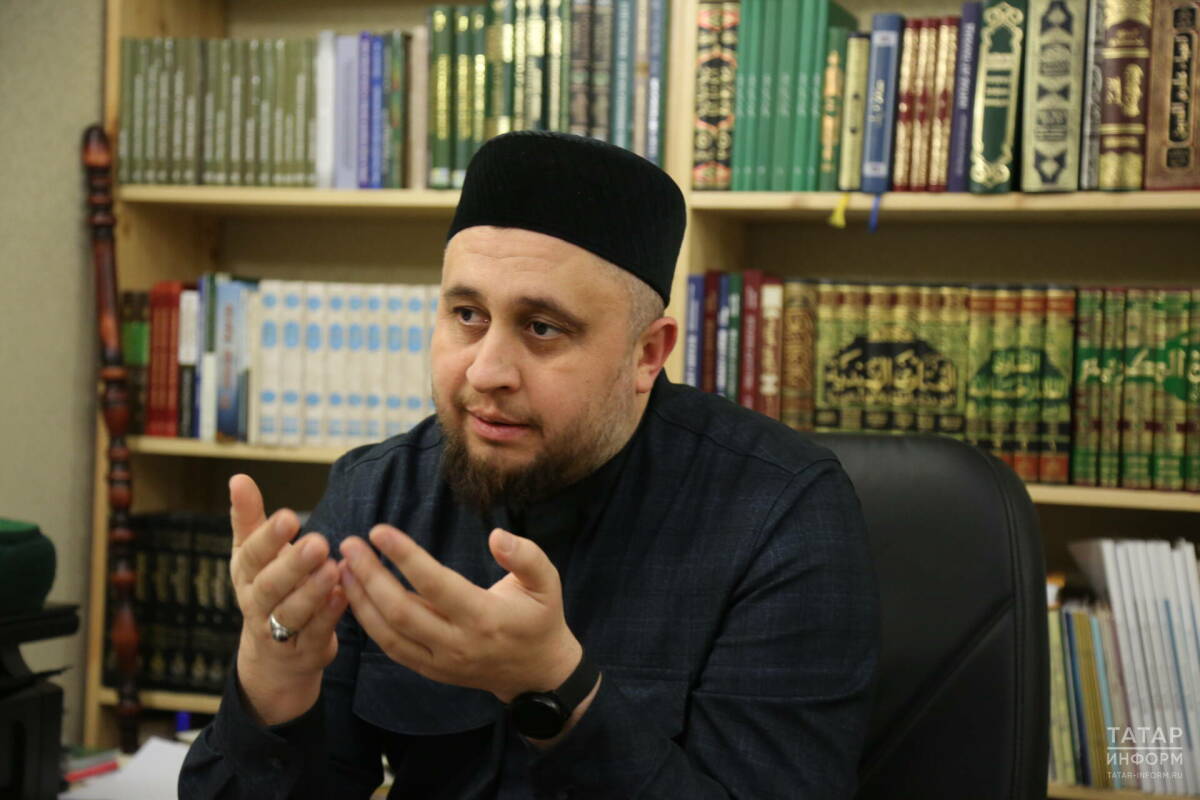 Казанский имам Хайруллин поделился дуа ко Дню знаний
