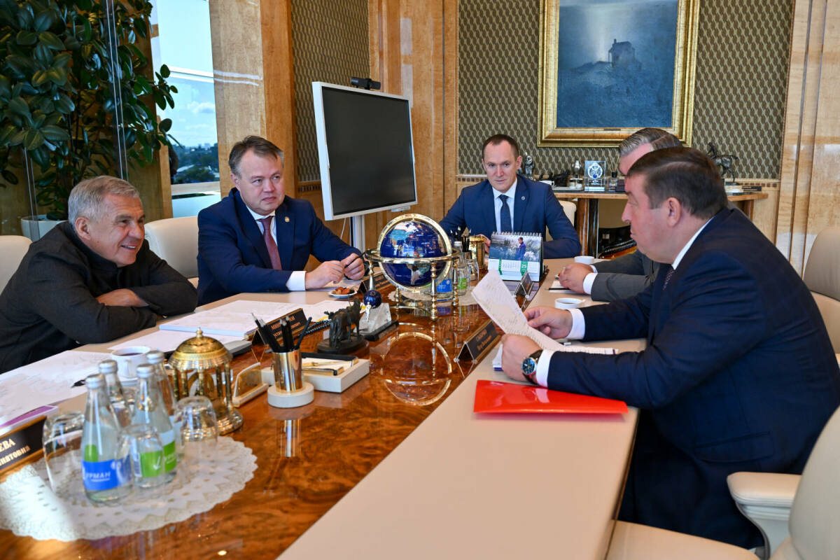 Минниханов обсудил развитие сотрудничества с ректором Сеченовского университета