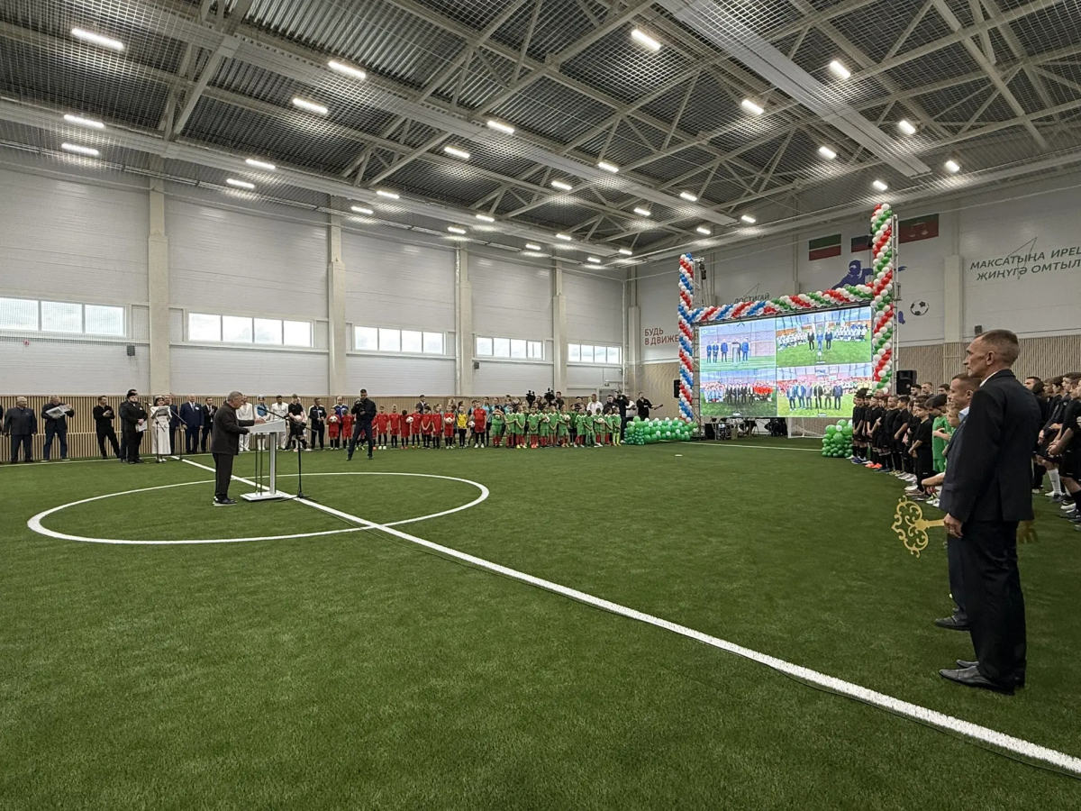 Минниханов открыл четыре футбольных манежа в Татарстане