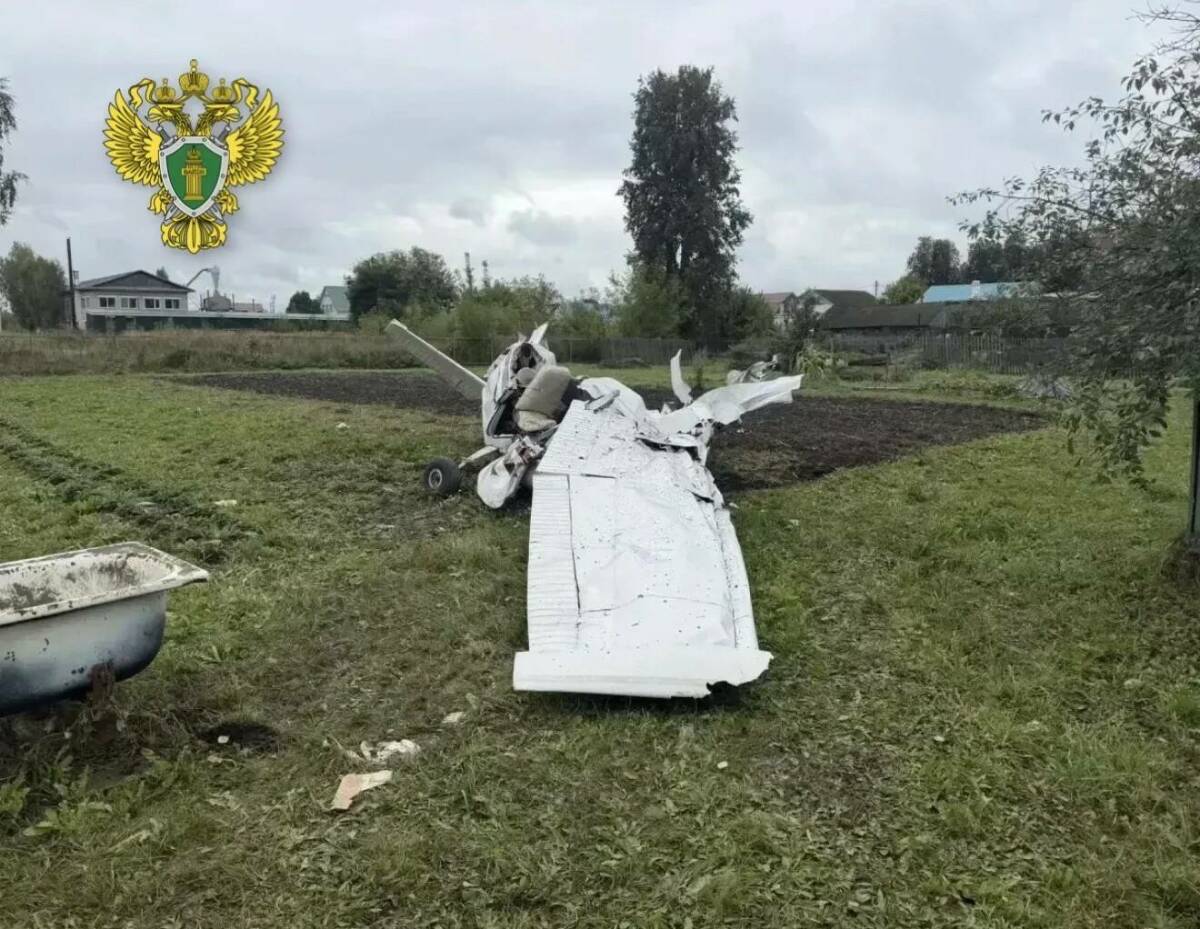Транспортная прокуратура проводит проверку после падения учебного самолета в РТ