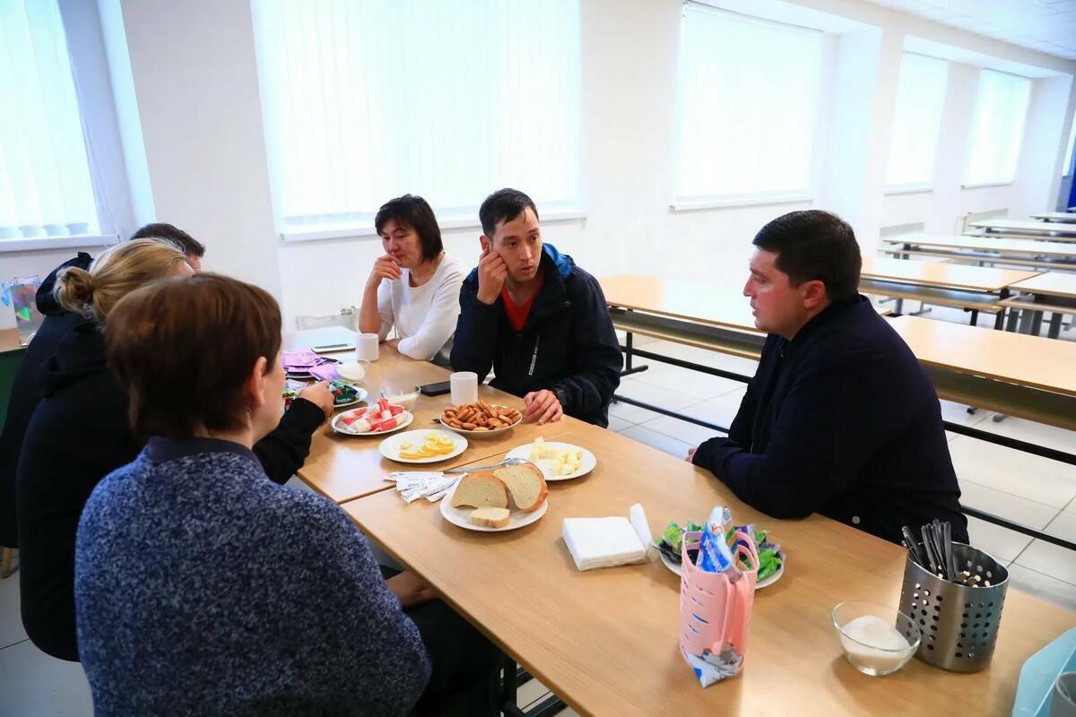 Жители пострадавшего от атаки БПЛА дома в Нижнекамске размещены в ПВР