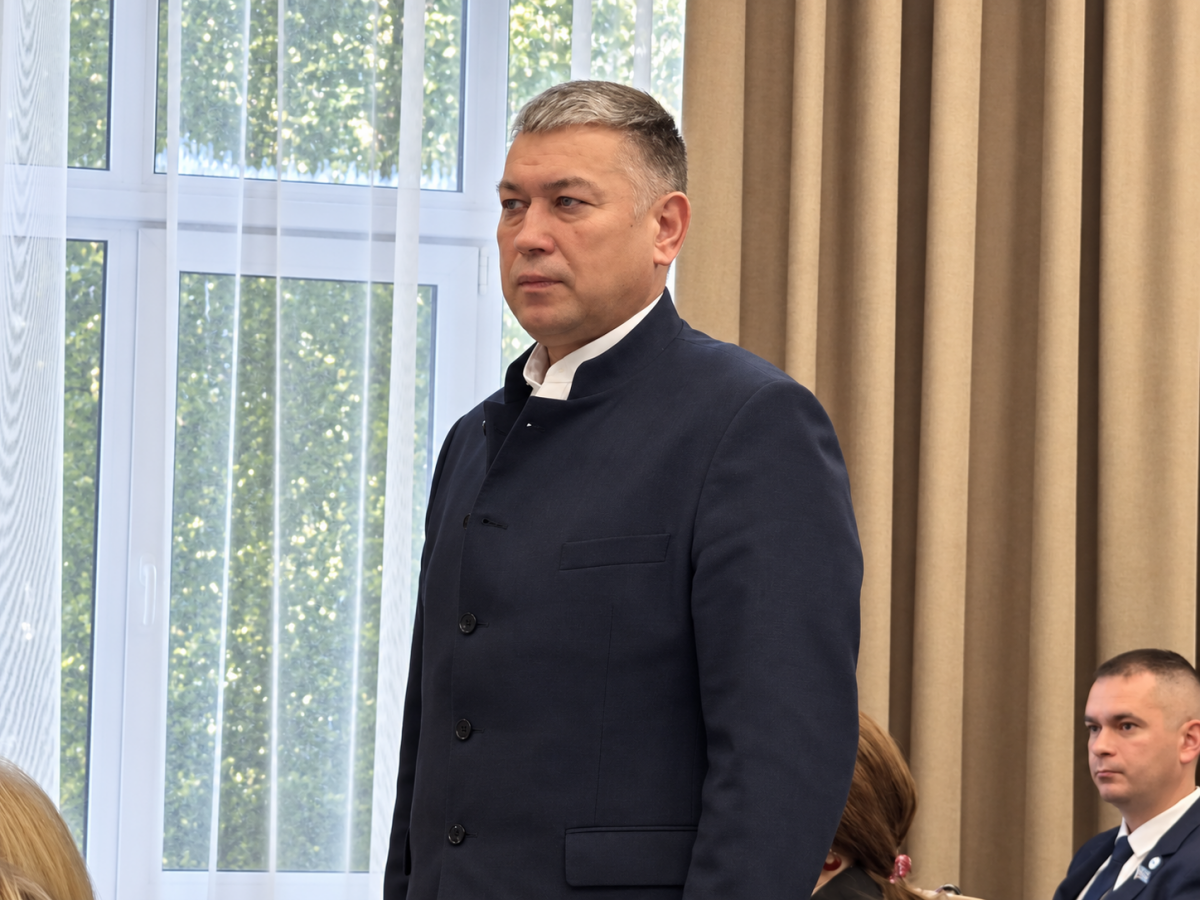 В Елабуге представили новых начальников Управления образования и дома-интерната